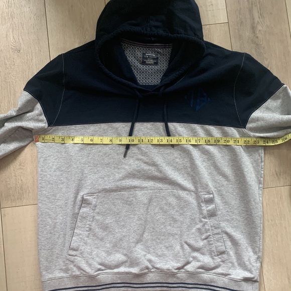 Ted Baker- XL Dressed to Chill gray and blue lightweight kangaroo hoodie - Picture 6 of 8